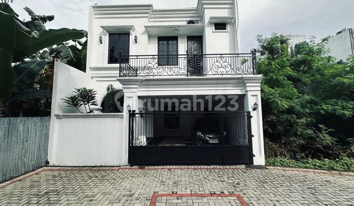 Rumah 2 Lantai Townhouse Jagakarsa