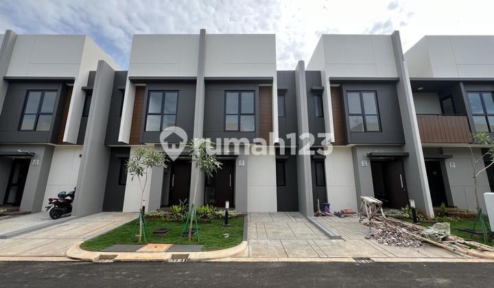 Disewa Rumah 2 Lantai di Summarecon Crown Gading Bekasi