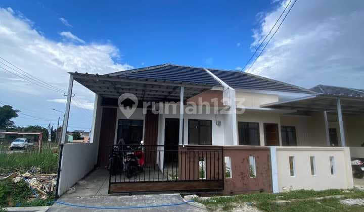 Rumah Modern Minimalis Bebas Banjir di Setu Bekasi