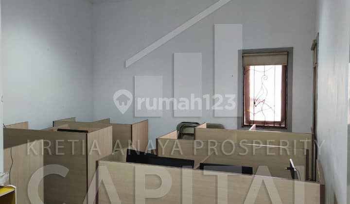 Rumah/Tempat Usaha/Tempat Sekolah/Restoran di Sumber Sari Bandung (Main Road)