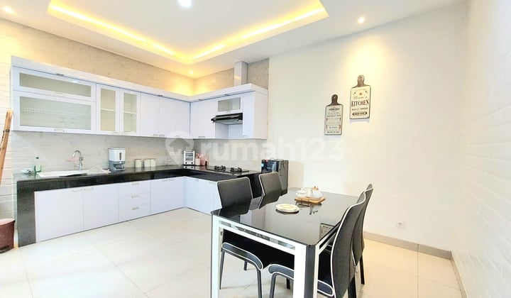 Dijual Rumah Cantik di Summarecon