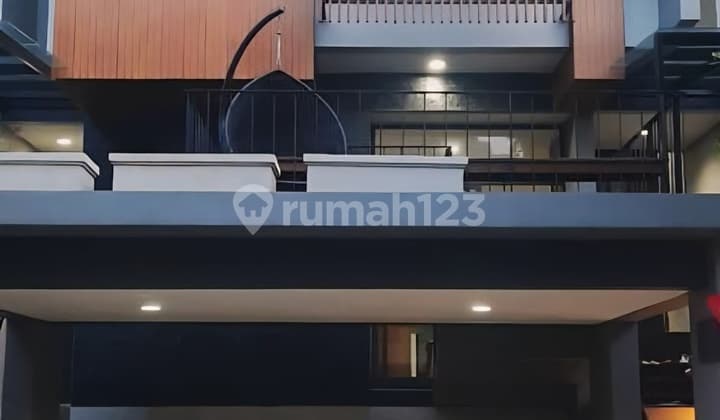 Rumah Cantik 3 Lantai Greenwich Cluster Caelus BSD