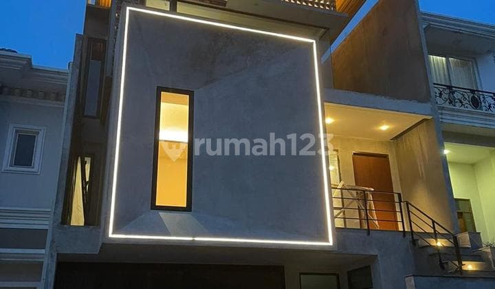 Rumah Mewah Aristoteles Utara Gading Serpong, Tanggerang