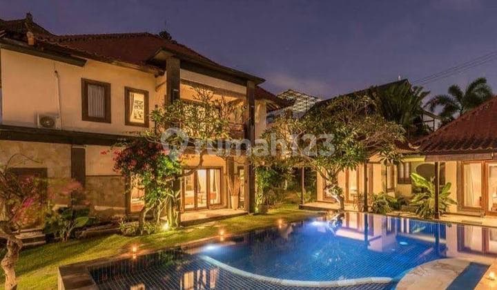 Villa di Kayu Tulang Strategis Furnish Pool Akses Pantai, Canggu