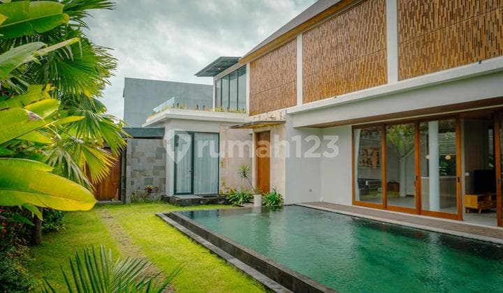Villa Mewah Full Furnish With Pool Strategis Dekat Pantai, Canggu