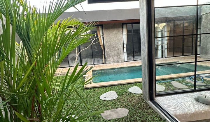 Villa Lokasi Strategis Dekat Pantai dan Atlas Beach di Berawa