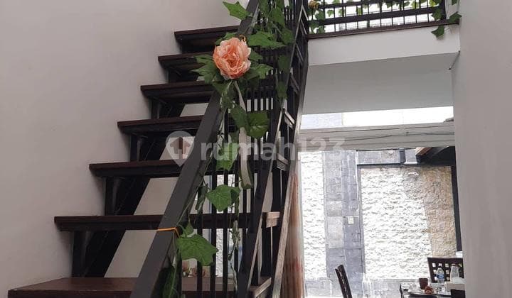 Villa Guest House Luas Strategis Zona Pemukiman di Jimbaran