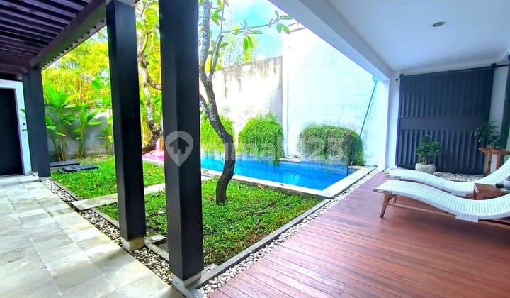 Dijual Villa Modern di Pusat Seminyak, Bali