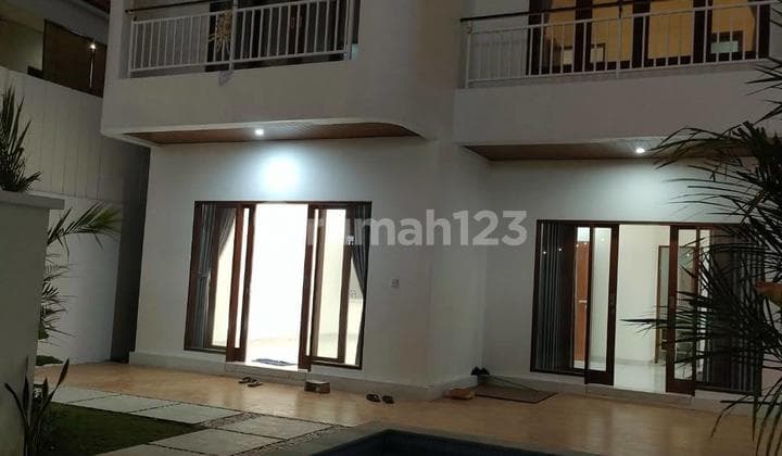 Villa Baru 2 Lantai Dekat Pantai Strategis di Batu Bolong