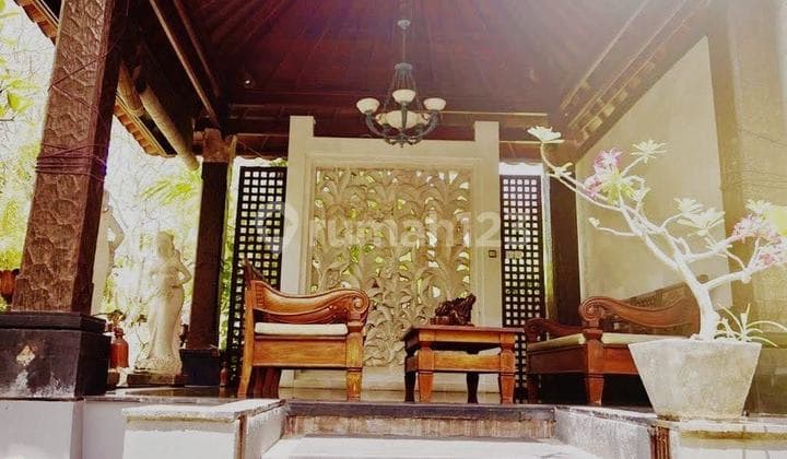 Villa Luas Furnished Pool View Laut Strategis di Canggu Berawa