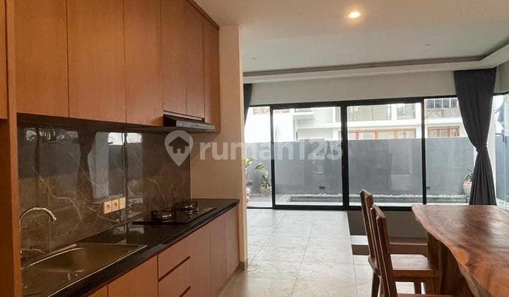 Villa Lengkap Mewah Pemandangan Sawah Lokasi Strategis, Seminyak (Luxury Villa)