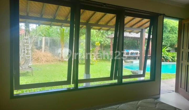 Villa Lokasi Strategis dengan Kolam Renang di Kerobokan