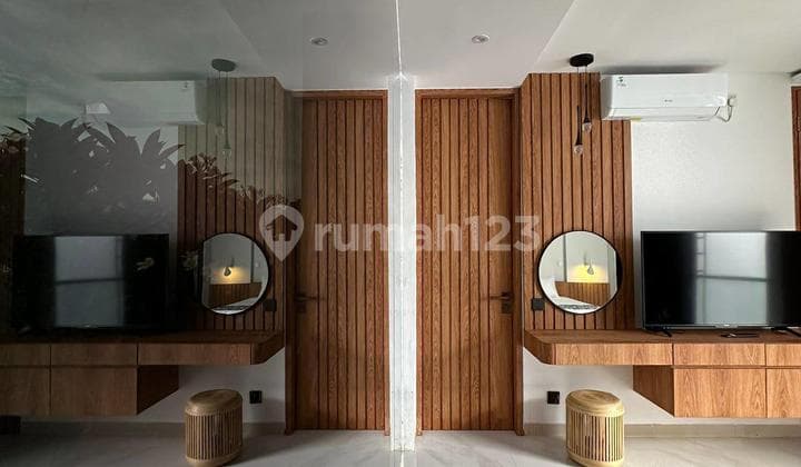 Villa Baru Mewah Lengkap 2 Lantai Dekat Pantai di Kerobokan