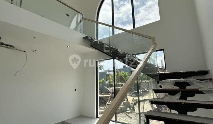 Villa Bangunan Baru 2 Unit Siap Huni Strategis Furnished Balangan