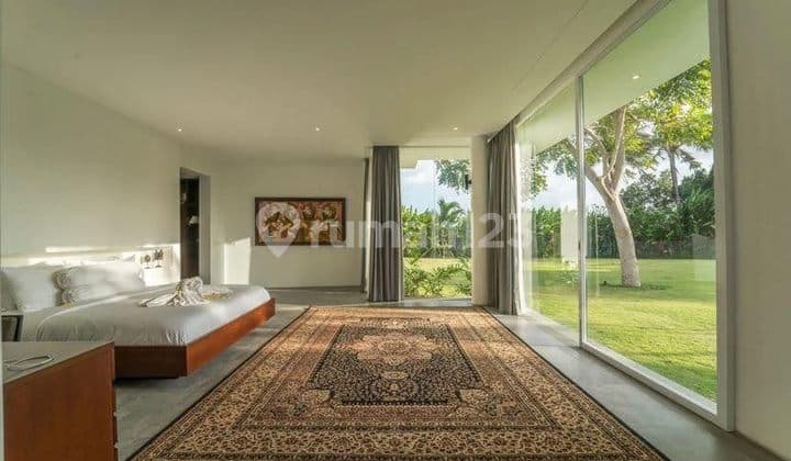 Villa Luas 5 Kamar Zona Kuning Full Furnish Pool Strategis Canggu