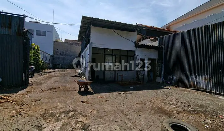 Small House, Large Yard, Penjaringan Sari, Near Rungkut, Medokan, Mere