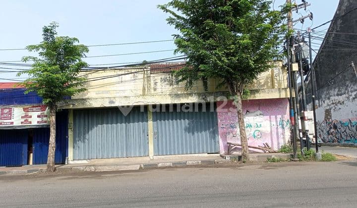 Rumah Usaha Pojok Nol Jalan Strategis Dekat Gedung Pesta