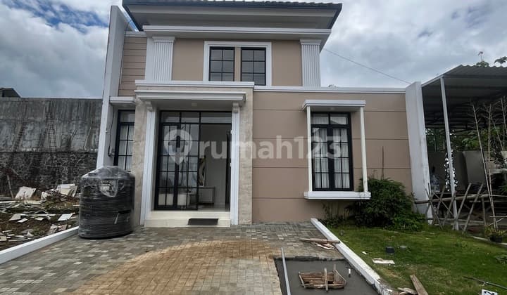 Hunian Eksklusif Konsep Villa di Batu