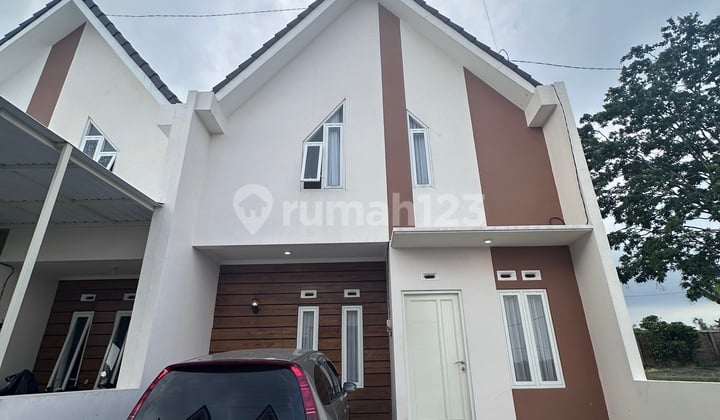 Resort-Style Residence in Karangploso