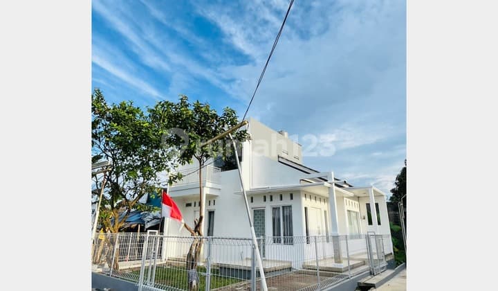 Dekat Akses Tol, Rumah, 2 Lantai, SHM, Dekat Taman Kota, Ada di Lingkungan Islami