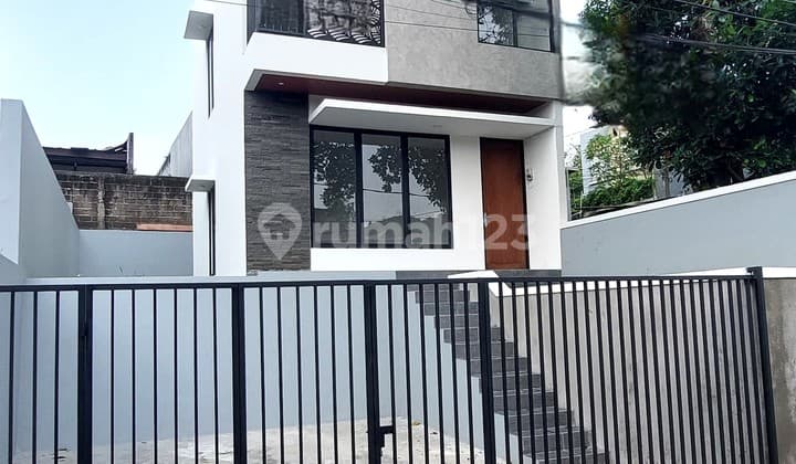 Modern Minimalist House Within a Cluster in Parigi, Pondok Aren