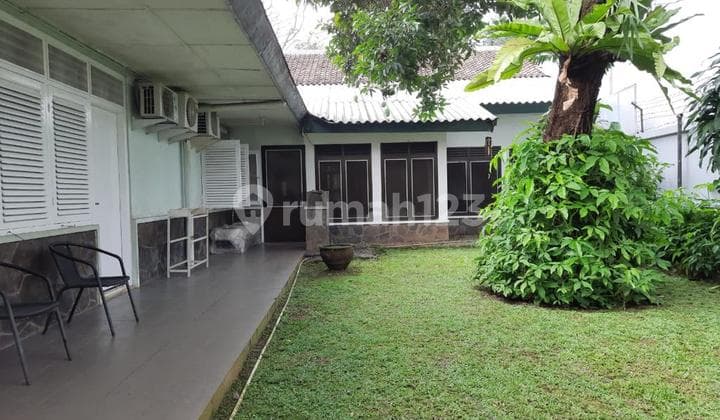 Di Jual Rumah Taman Luas di Dharmawangsa Jakarta Selatan