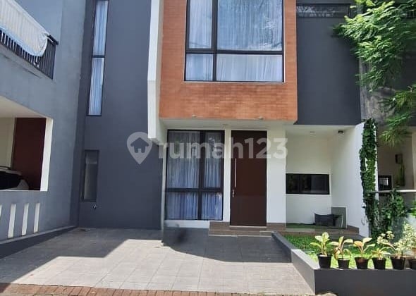 Rumah Siap Huni 2 Lantai Lokasi Bebas Banjir di Kebayoran Bintaro