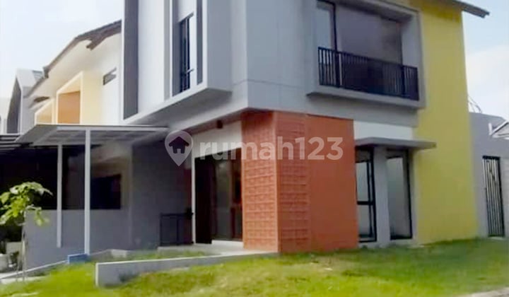 Rumah Posisi Hook 3+1 Kamar Tidur Woodchester Deltamas Cikarang