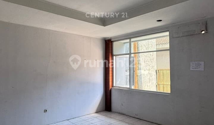 Ruang Usaha Bisnis di Main Road Moh Ramdhan