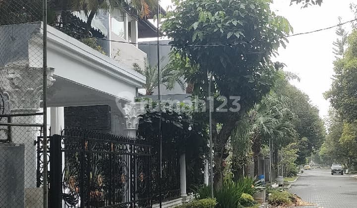 Rumah Mewah 3 Lantai Cluster Elite Batununggal