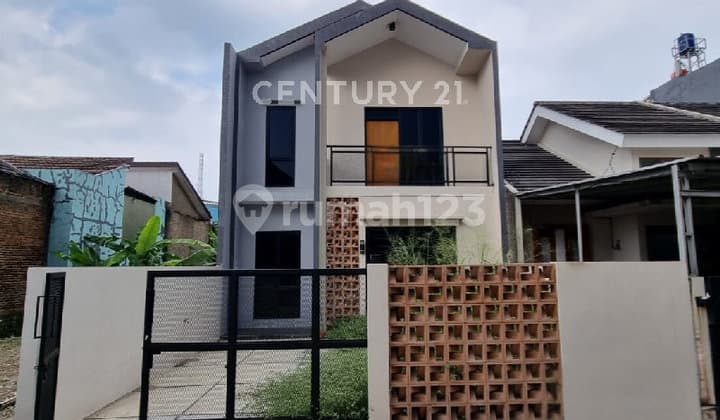 New House 2 SHM Floors in Permata Inten Arcamanik Bandung