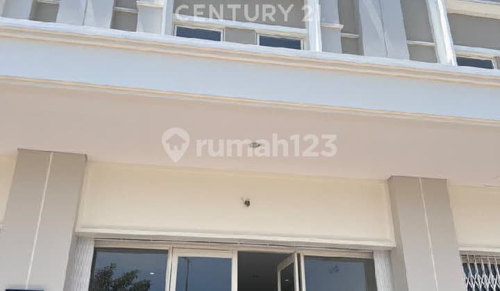 Ruko di Podomoro Park La Plaza Sudah Renovasi