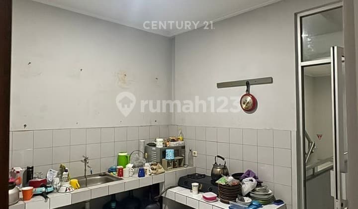 Ruang Usaha Bisnis di Main Road Moh Ramdhan