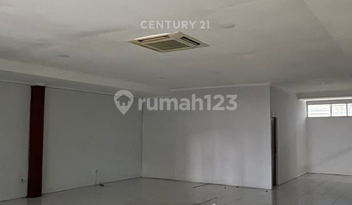 Ruang Usaha Bisnis di Main Road Moh Ramdhan