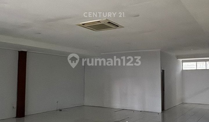 Ruang Usaha Bisnis di Main Road Moh Ramdhan