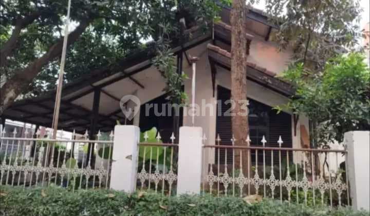 Rumah Hoek Puri Indah