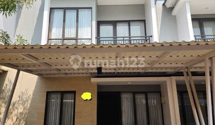 Rumah, 2 Lantai, SHM, di Bekasi