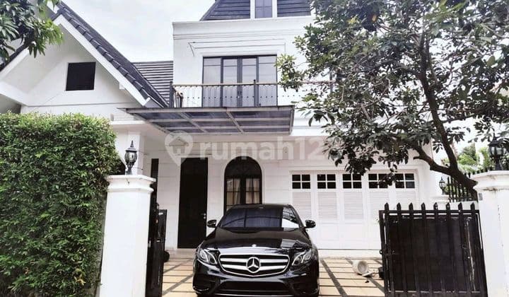 Rumah Cantik Strategis Jakarta Selatan