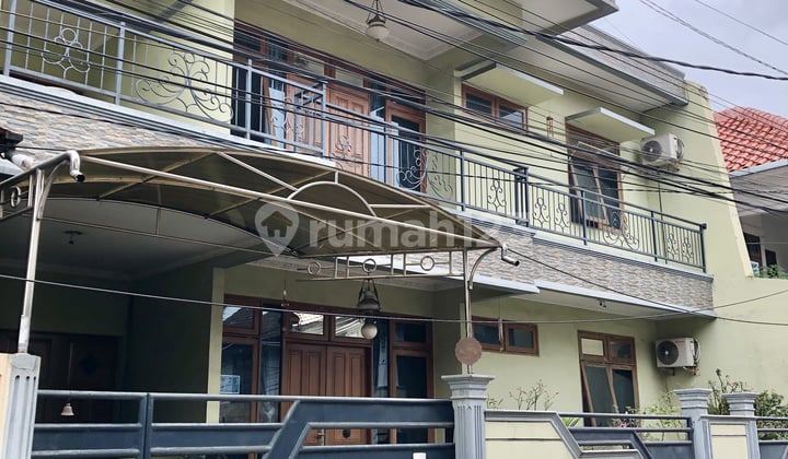 Rumah 2 Lantai di Jalan Utama Jaticempaka