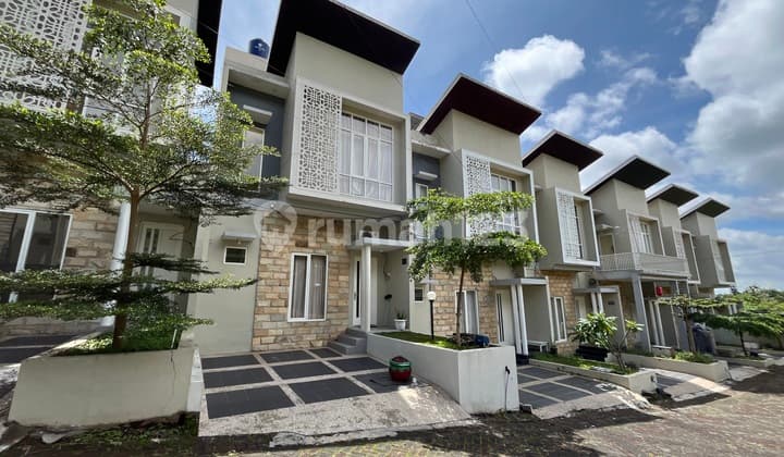 Full Furnished, Rumah, 2 Lantai, SHM, Dekat Taman Kota