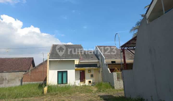 Akses 2 Mobil SHM Split Cocok Keluarga Baru Rumah Buring