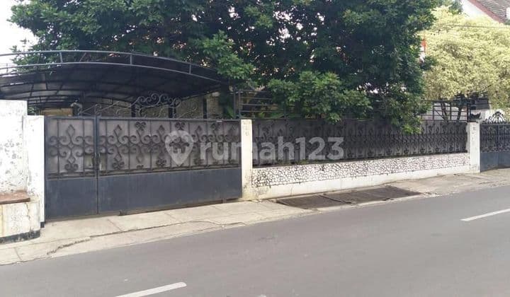 Comfortable House in a Strategic Location in Pejaten Pasar Minggu