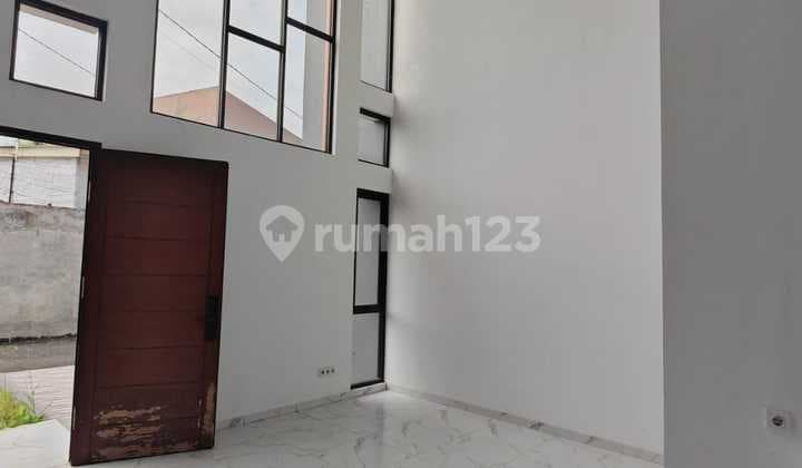 2-Story House Ready to Live in the City Center