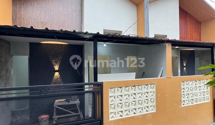 For Sale 2 Units of Houses with Strategic Access Near Tanah Baru Beji Main Road, Depok City
