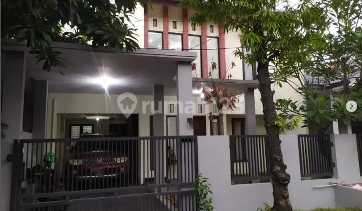 Dijual Rumah Luas 2 Lantai Siap Huni di Galaxy Bekasi