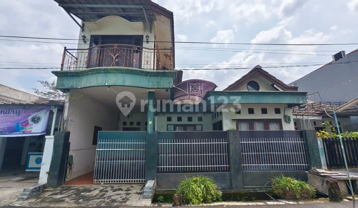 Dijual Rumah Luas Dekat Stasiun Bekasi Timur di Aren Jaya Bekasi