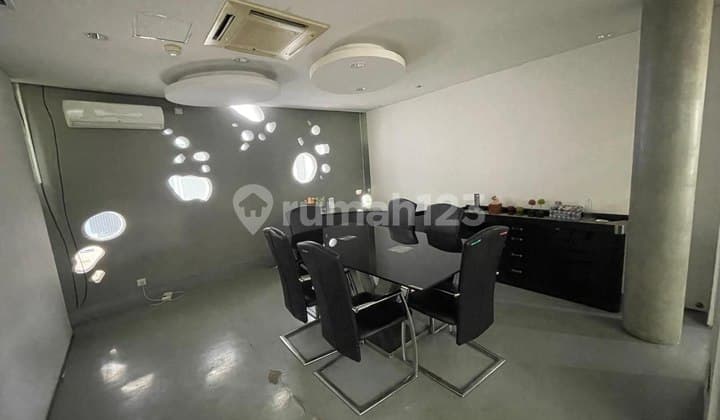 Gedung Kantor Lokasi Strategi Bebas Banjir