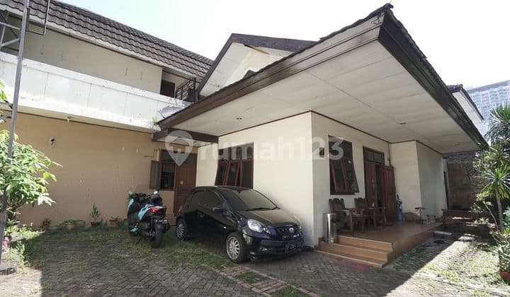 Rumah Ex Studio Musik,Row Jalan Lebar di Tebet