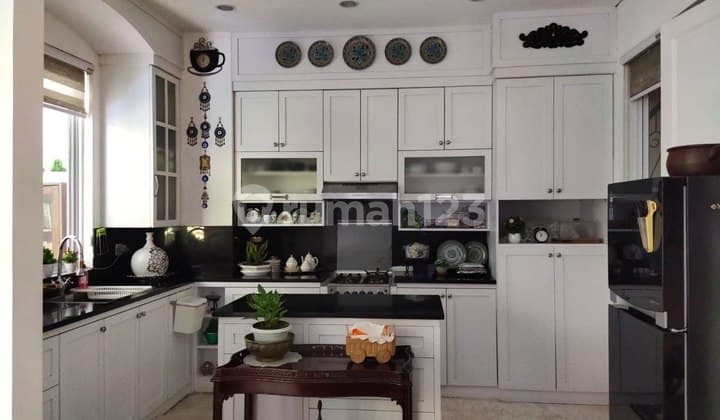 Dijual Rumah Hunian Cantik Harga Murah di Menteng