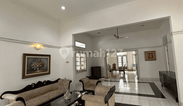 Dijual Rumah Kelas C Hadap Timur di Menteng